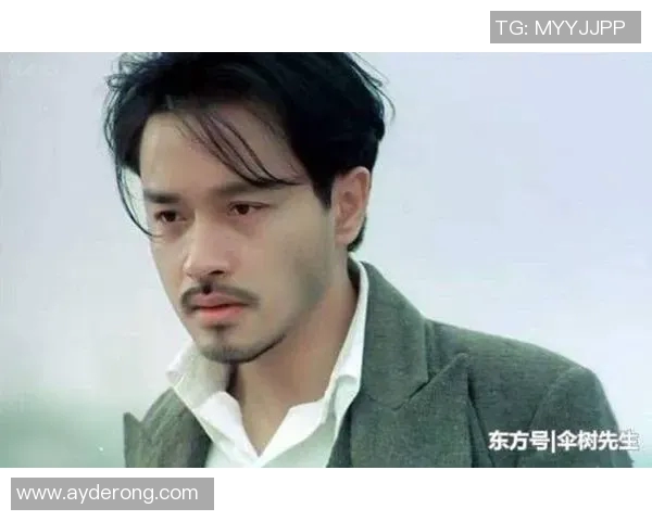 足球雨伞球星背后的传奇故事与不为人知的精彩瞬间